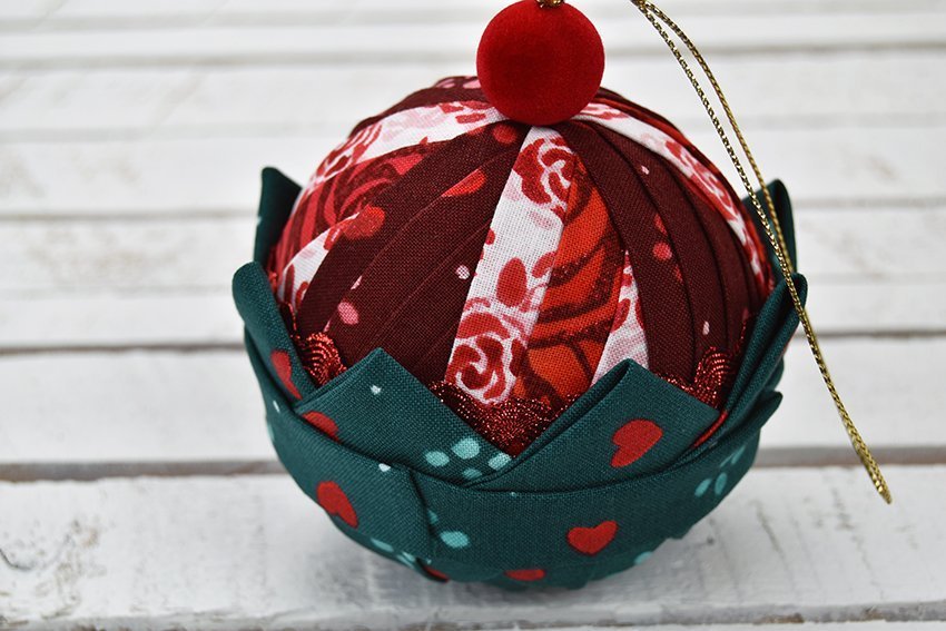 red-velvet-cupcake-quilted-ornament-pattern-2