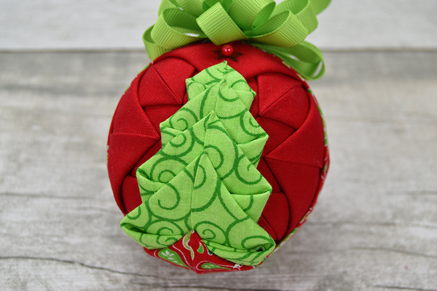 centered-tree-quilted-ball-ornament