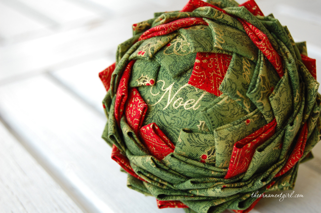 folded-fabric-pineapple-noel-ornament