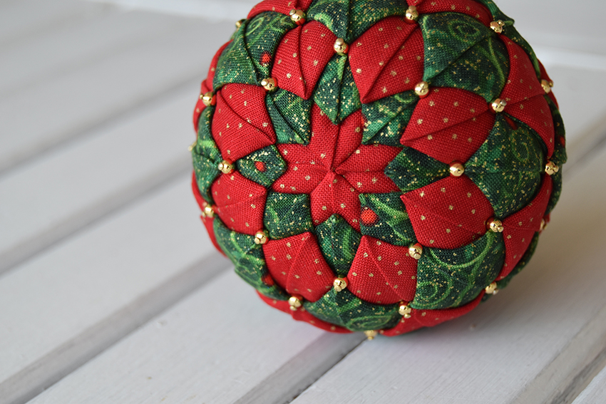 november-quilted-ornament-bottom-850
