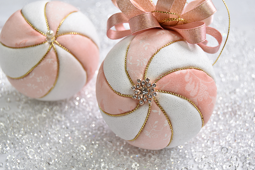 swirl-kimekomi-tucked-fabric-no-sew-ornaments-pink-gold-2-850