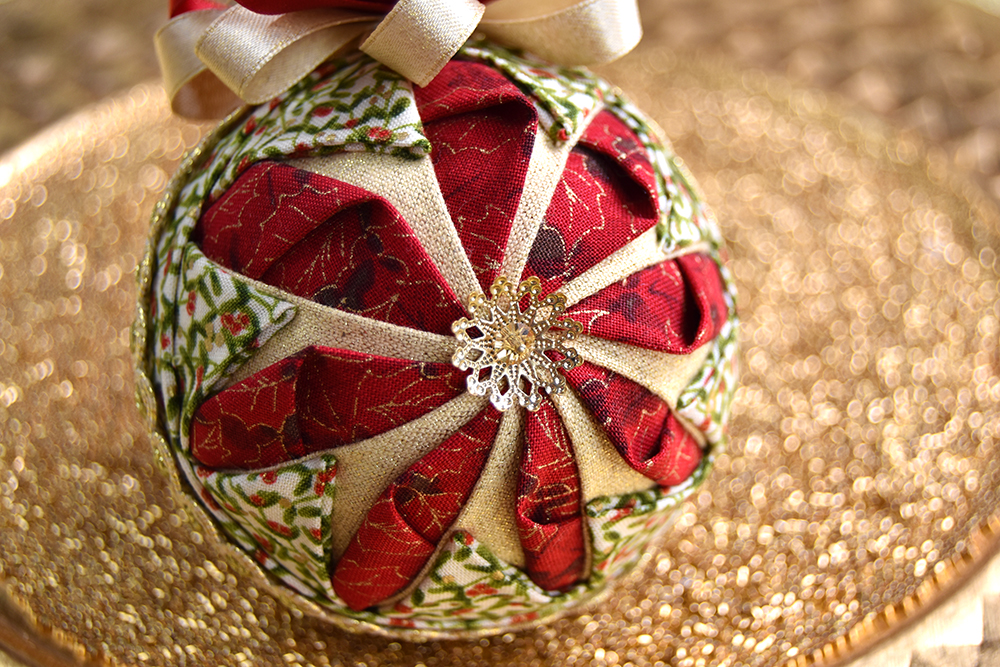 pirouette-no-sew-quilted-fabric-christmas-ornament-2