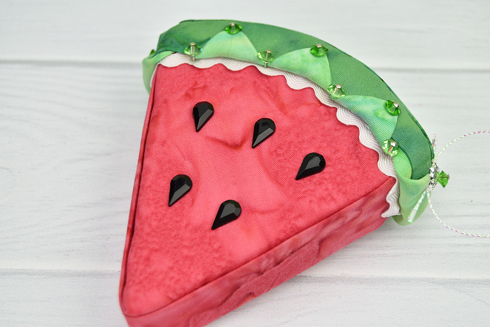 watermelon-slice-no-sew-quilted-ornament-3