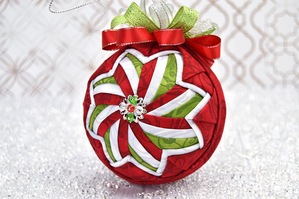 no-sew-quilted-christmas-sparkler-ornament-1
