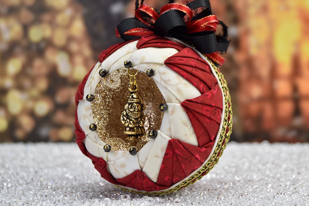 no-sew-quilted-vintage-santa-heirloom-ornament-1