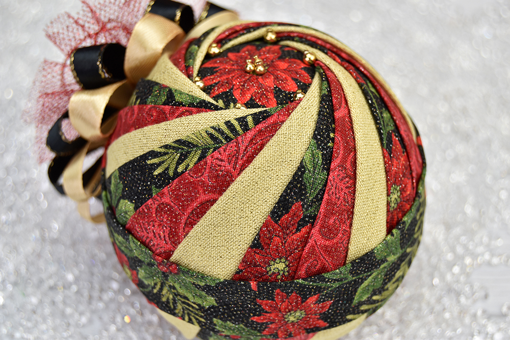 twisted-snow-globe-poinsettia-no-sew-quilted-fabric-ornament-7
