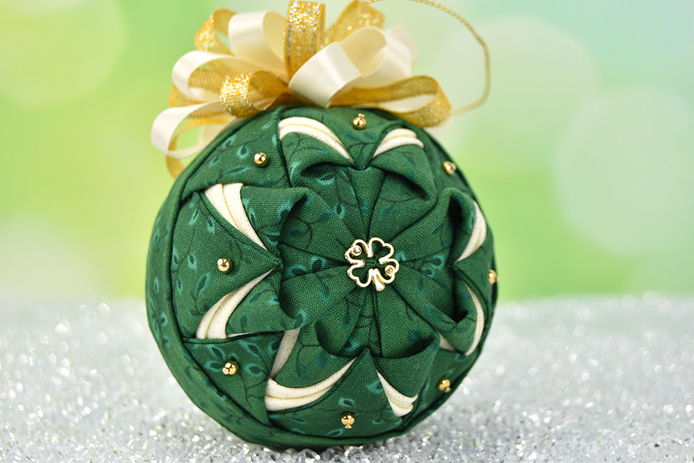 lucky-leaf-no-sew-quilted-ornament-1