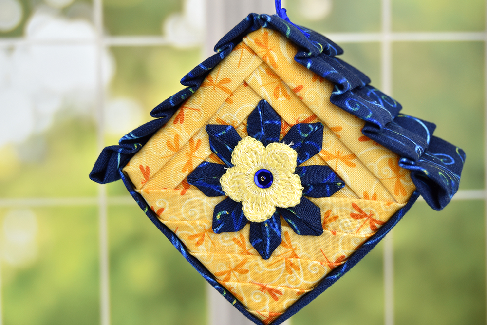 birdhouse-no-sew-quilted-ornament-1