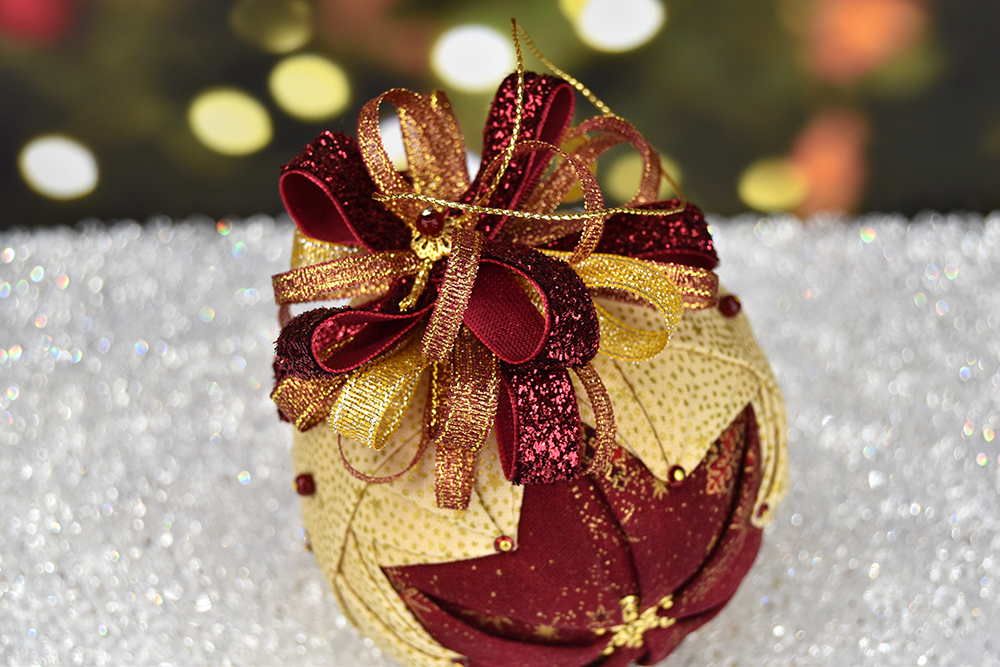 gold-burgandy-fluted-star-no-sew-quilted-ball-ornament-2