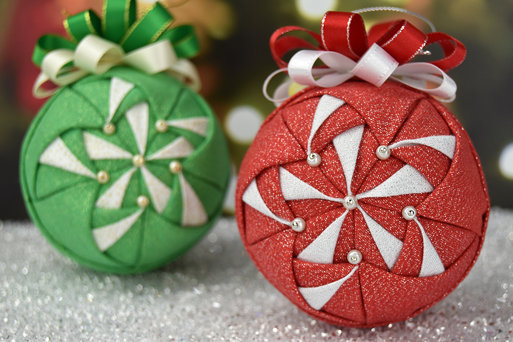 red-green-peppermint-candy-star-quilted-no-sew-ornaments-2