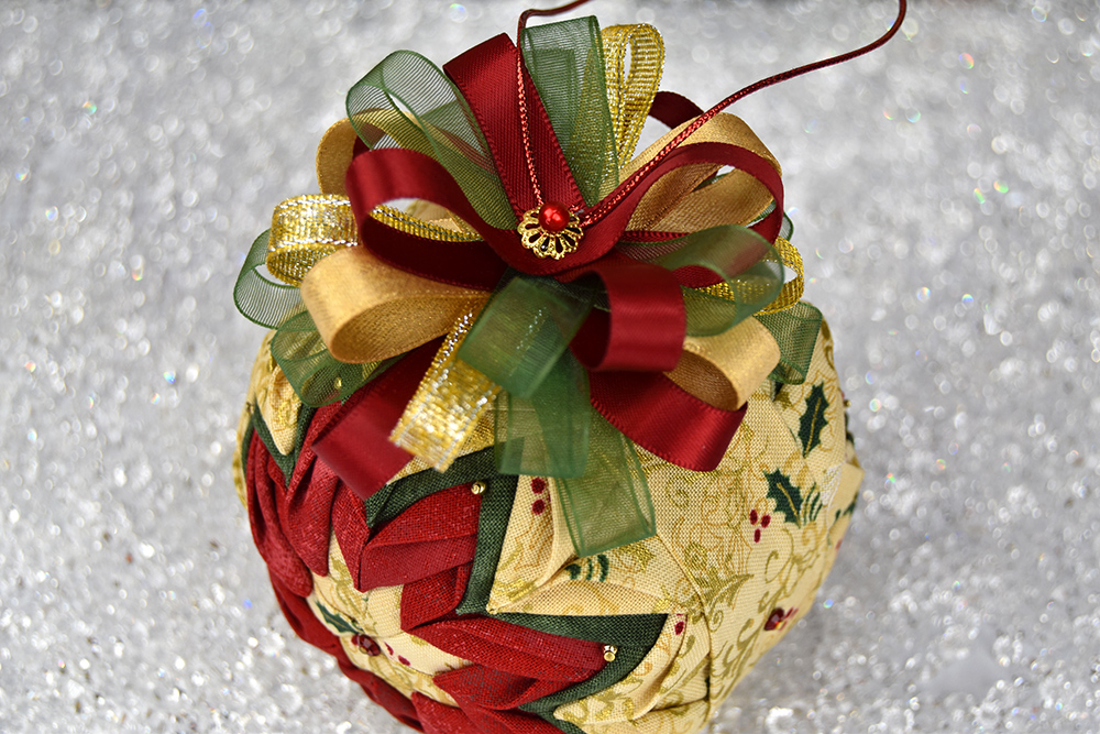 vintage-christmas-ruffled-star-no-sew-quilted-ornament-3