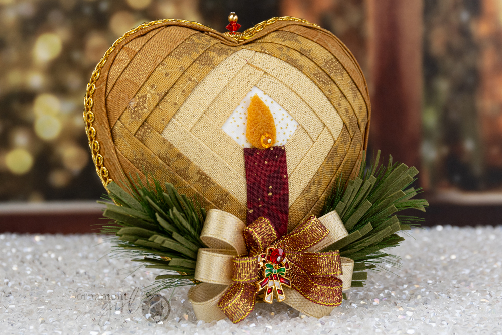 christmas-gold-red-heart-aglow-no-sew-quilted-ornament-04