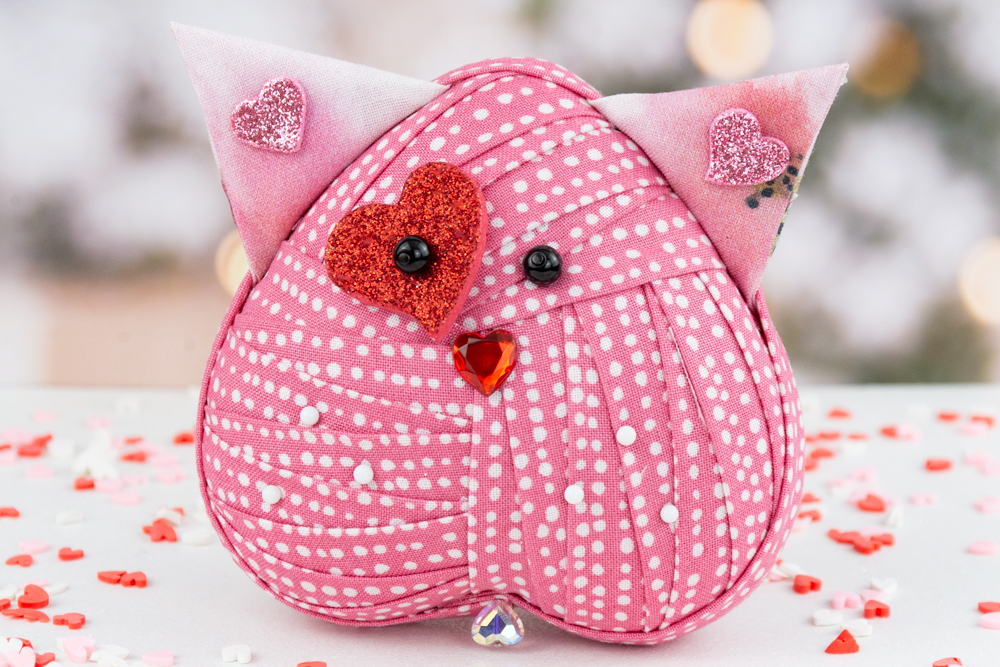 smitten-kitten-no-sew-quilted-ornament-01