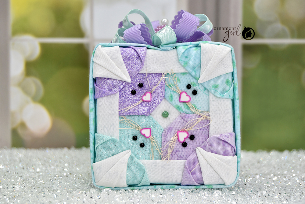 pastel-hoppin-around-bunnies-no-sew-quilted-fabric-cube-easter-ornament-1-wm pastel-hoppin-around-bunnies-no-sew-quilted-fabric-cube-easter-ornament-1-wm