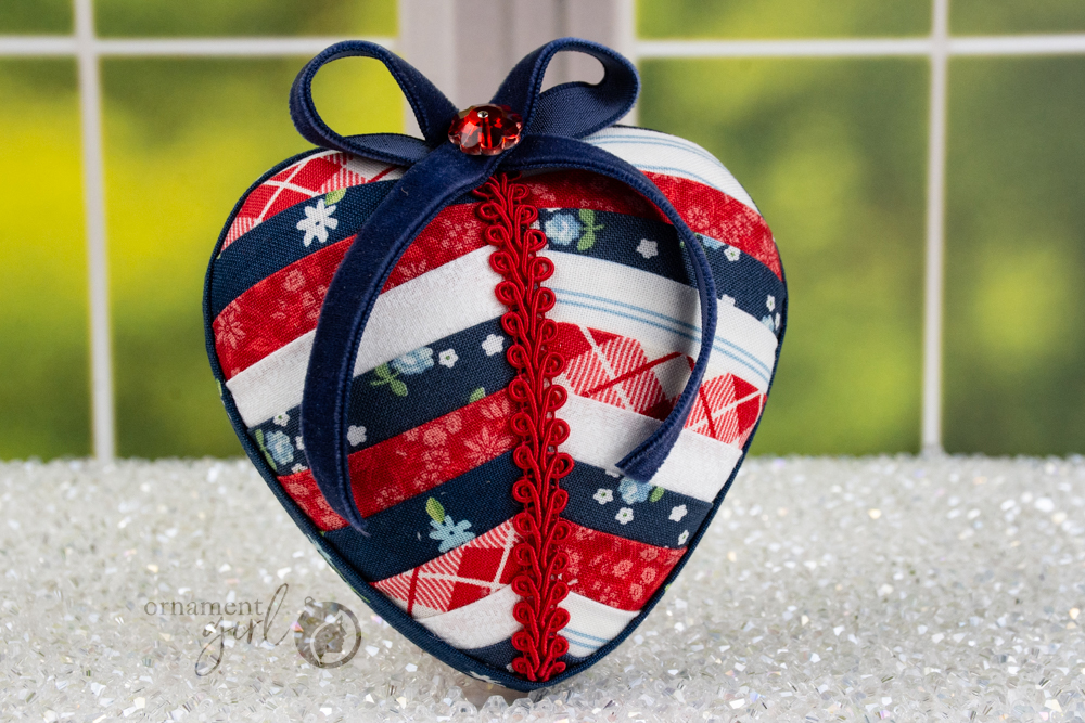 patriotic-scrappy-spring-leaf-no-sew-quilted-ornament-01-wm patriotic-scrappy-spring-leaf-no-sew-quilted-ornament-01-wm