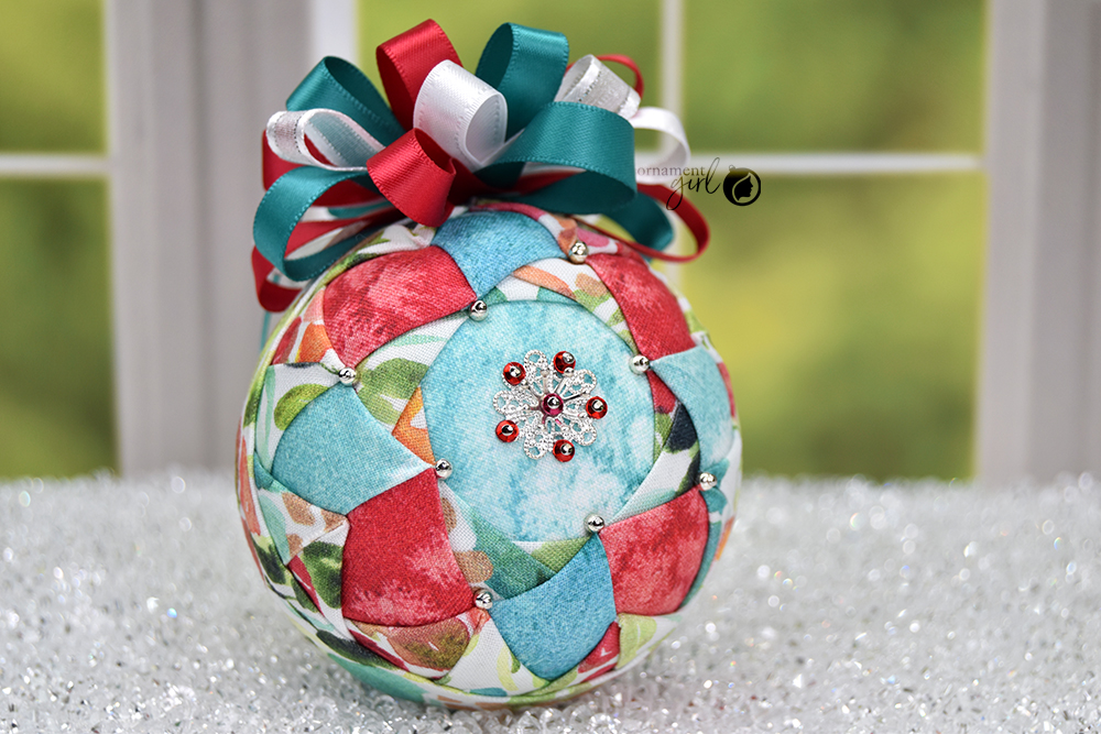 medallion-pink-turquoise-no-sew-quilted-ball-ornament-1-wm