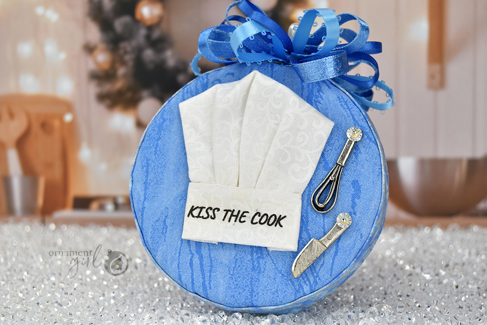kiss-the-cook-chef-ornament-no-sew-fabric-1 (1) (1)