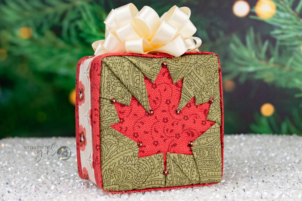 pastel-fall-flowers-maple-leaf-cube-no-sew-quilted-ornament-08-wm