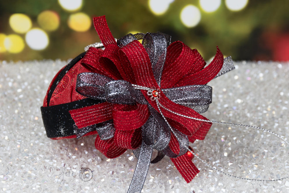 santa-celesital-cross-no-sew-quilted-ornament-03-wm