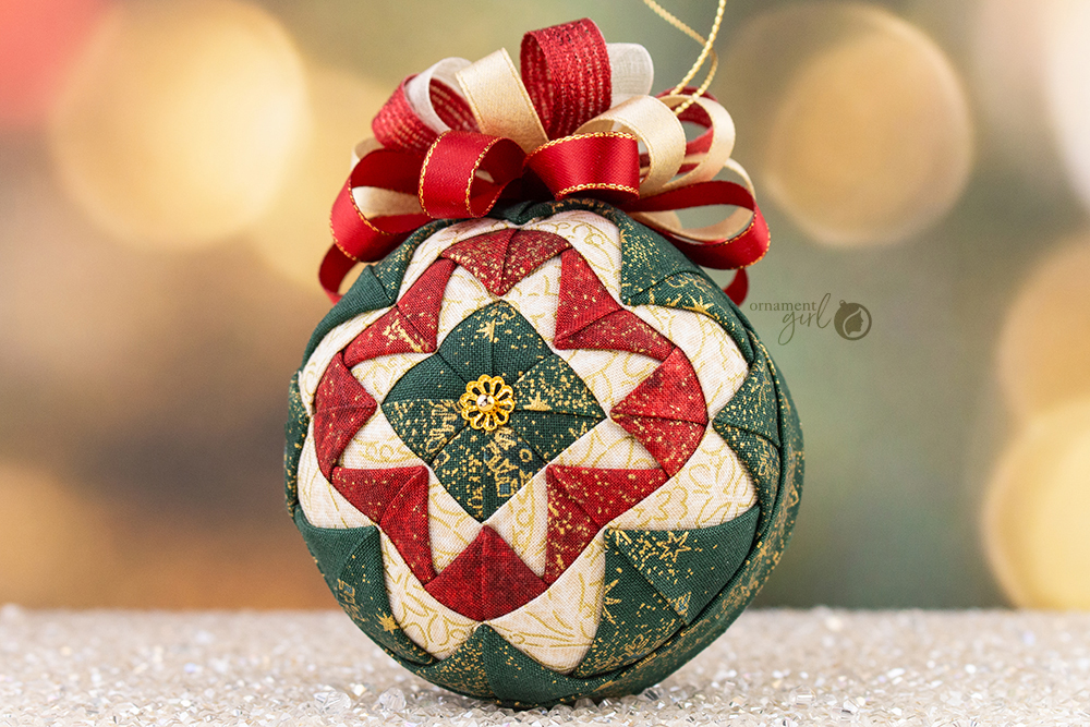 red-gold-green-festive-christmas-halo-star-fabric-no-sew-quilted-ornament-1-wm