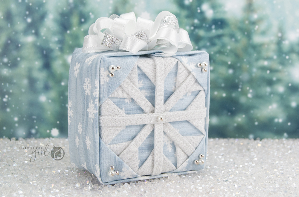 snowflake-wintry-window-no-sew-quilted-ornament-02-wm