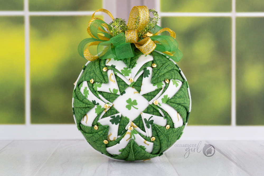 lucky-star-no-sew-quilted-ornament-04-wm