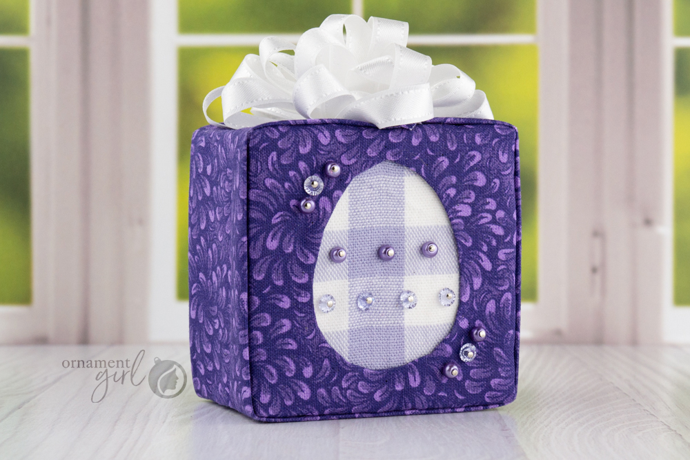 cookie-cutter-easter-egg-no-sew-quilted-ornament-01-wm