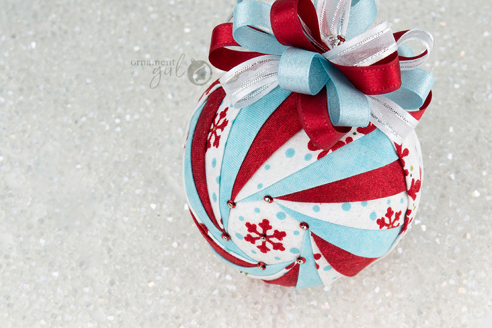 red-white-blue-snowflake-twisted-snowglobe-no-sew-quilted-ornament-10-wm
