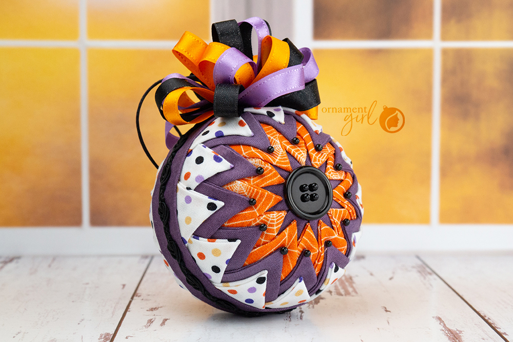 Prismatic-halloween-purple-orange-no-sew-quilted-ornament-01-wm