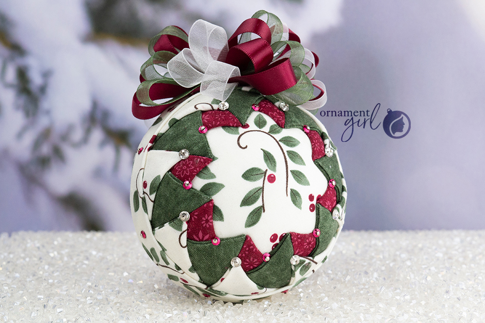 berries-and-vines-woven-window-no-sew-quilted-ornament-01-wm