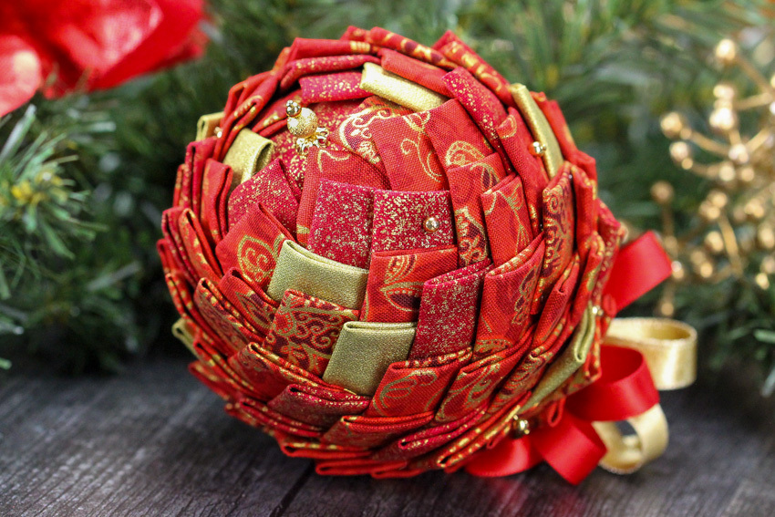 12Days-2020-Monica-PineCone