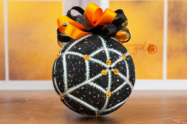 halloween-spider-kimekomi-spiderweb-no-sew-quilted-ornament-3-section-06-wm
