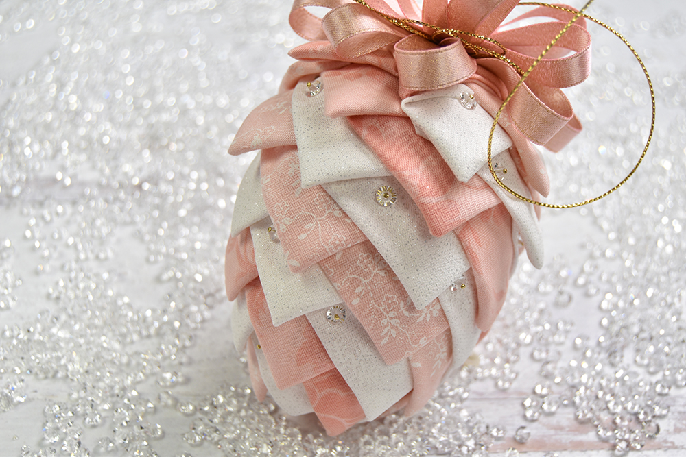 pink-gold-pine-cone-no-sew-quilted-ornament-5