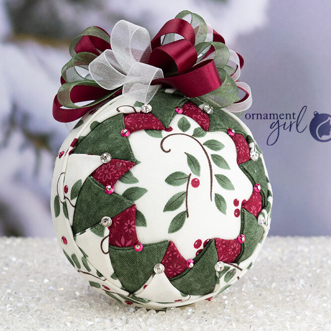 berries-and-vines-woven-window-no-sew-quilted-ornament-01-wm