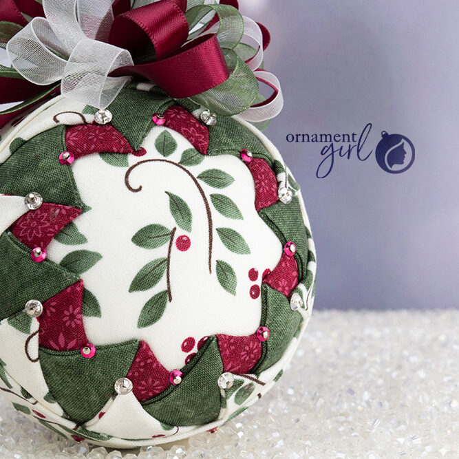 berries-and-vines-woven-window-no-sew-quilted-ornament-02-wm