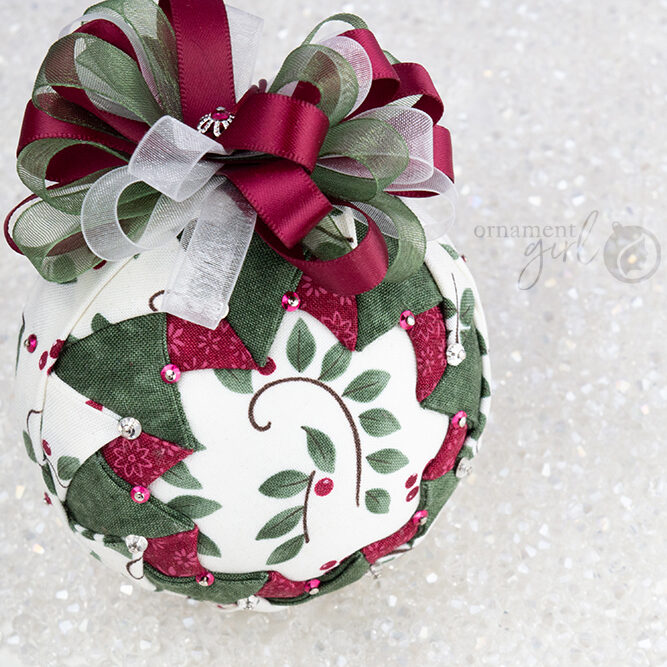 berries-and-vines-woven-window-no-sew-quilted-ornament-04-wm